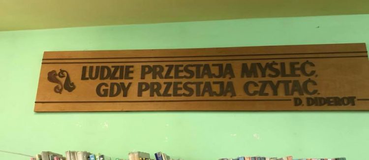 Sześciolatki świętują Dzień Biblioteki